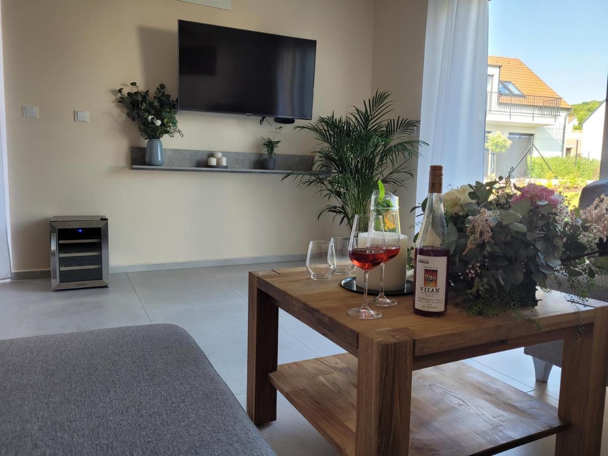 Zamek Na Dlani Mikulov Apartamento Exterior foto